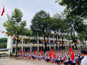 hình khai giảng 1