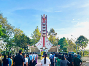 Xã Đồng Tâm tổ chức Lễ viếng nhà bia tưởng niệm các anh Hùng Liệt sĩ nhân kỷ niệm 81 năm Ngày thành lập Quân đội nhân dân Việt Nam ( 22/12/1944 - 22/12/2025 )