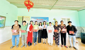 Đồng Tâm bế giảng lớp đào tạo nghề kỹ thuật chăn nuôi gia cầm