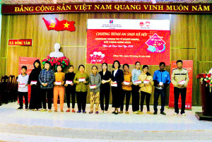 Agribank Chi nhánh Đồng Phú và Agribank Tây Bình Phước trao quà Tết Bính Ngọ 2026 tại xã Đồng Tâm