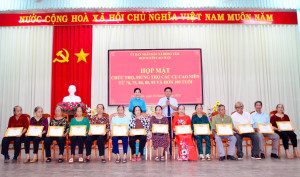 Xã Đồng Tâm tổ chức họp mặt mừng thọ, chúc thọ người cao...