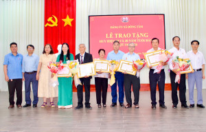 Đồng Tâm tổ chức Lễ trao tặng Huy hiệu 30 năm và 40 năm tuổi Đảng đợt 19/5/2026