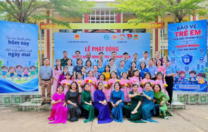 Không khí sôi nổi cùng những nụ cười trẻ thơ đầy yêu thương tại Lễ phát động sáng nay ở xã Đồng Tâm