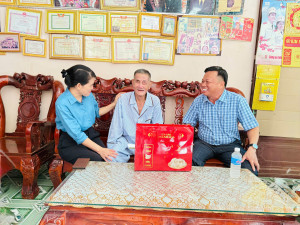 Ấm tình tri ân trên quê hương Đồng Tâm nhân kỷ niệm 79 năm Ngày Thương Binh - Liệt Sĩ