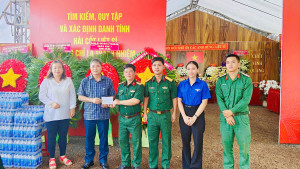 Lãnh đạo xã Đồng Tâm thăm, động viên Đội quy tập hài cốt...