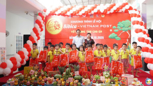 CÔNG ĐOÀN PHƯỜNG ĐỒNG XOÀI PHỐI HỢP BƯU ĐIỆN TỈNH, TRƯỜNG MN HẠNH PHÚC TỔ CHỨC CHƯƠNG TRÌNH “TẾT TRUNG THU” VÀ TẶNG QUÀ CHO CON ĐOÀN VIÊN, NGƯỜI LAO ĐỘNG CÓ HOÀN CẢNH KHÓ KHĂN