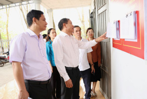 LÃNH ĐẠO PHƯỜNG ĐỒNG XOÀI KIỂM TRA CÔNG TÁC CHUẨN BỊ BẦU CỬ VÀ CHÚC TẾT TẠI 15 KHU PHỐ