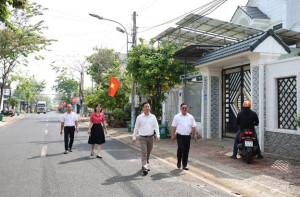 PHƯỜNG ĐỒNG XOÀI KIỂM TRA CÔNG TÁC TRANG TRÍ, TREO CỜ TỔ QUỐC DỊP TẾT NGUYÊN ĐÁN BÍNH NGỌ 2026