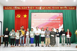 HUY ĐỘNG NGUỒN LỰC XÃ HỘI CHĂM LO TẾT VÌ NGƯỜI NGHÈO