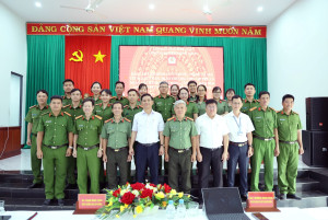 ĐỒNG XOÀI: BIỂU DƯƠNG LỰC LƯỢNG CÔNG AN PHƯỜNG TRONG BẢO ĐẢM ANTT VÀ BẢO VỆ CÁC HOẠT ĐỘNG MỪNG ĐẢNG - MỪNG XUÂN BÍNH NGỌ 2026