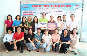 CHƯƠNG TRÌNH “CHIA SẺ NỖI ĐAU” TRAO 172 TRIỆU ĐỒNG HỖ TRỢ EM LÊ THÀNH CHUNG CHỮA BỆNH, TIẾP TỤC ĐẾN TRƯỜNG.