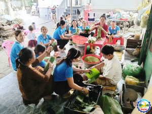 PHỤ NỮ ĐỒNG XOÀI: TRAO BÁNH CHƯNG XANH – ĐÓN XUÂN ẤM ÁP