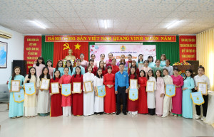 CÔNG ĐOÀN PHƯỜNG ĐỒNG XOÀI TỔ CHỨC HỘI THI CẮM HOA NGHỆ THUẬT VỚI CHỦ ĐỀ “NGƯỜI PHỤ NỮ VIỆT NAM”