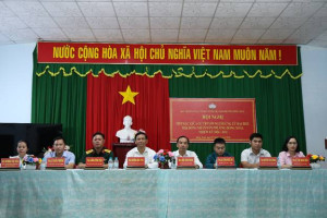Cử tri các khu phố tham dự hội nghị tiếp xúc cử tri với ứng cử viên Đại biểu HĐND phường nhiệm kỳ 2026 - 2031 trình bày chương trình hành động tại khu phố Tân Thành 6, Tân Thành 7, Tân Thành 8