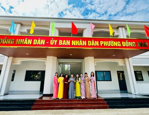 NỮ CÁN BỘ, CÔNG CHỨC PHƯỜNG ĐỒNG XOÀI TÍCH CỰC HƯỞNG ỨNG “TUẦN LỄ ÁO DÀI”