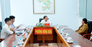 BÍ THƯ ĐẢNG ỦY PHƯỜNG ĐỒNG XOÀI TIẾP CÔNG DÂN ĐỊNH KỲ, KỊP THỜI GIẢI ĐÁP KIẾN NGHỊ CỦA NGƯỜI DÂN
