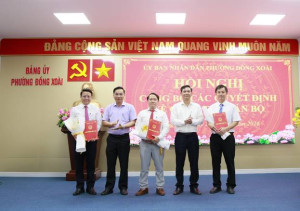 UBND phường Đồng Xoài tổ chức Hội nghị công bố các Quyết định về công tác cán bộ