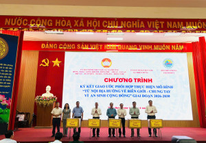 ỦY BAN MTTQ VIỆT NAM PHƯỜNG ĐỒNG XOÀI: VỚI CÔNG TRÌNH  ÁNH SÁNG BIÊN CƯƠNG