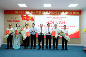 Hội nghị công bố Nghị quyết về sắp xếp các khu phố và các Quyết định về công tác tổ chức, cán bộ