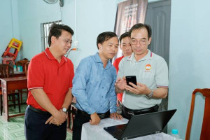 Phường Đồng Xoài tổ chức ngày hội hỗ trợ chuyển đổi số cho người dân