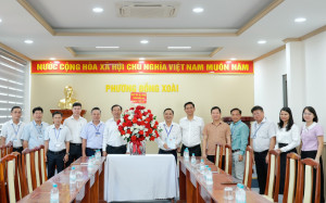 Phường Đồng Xoài thăm, chúc mừng các cơ quan báo chí nhân kỷ niệm 101 năm Ngày Báo chí Cách mạng Việt Nam.