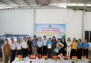 Hội Liên hiệp Phụ nữ phường Đồng Xoài ra mắt mô hình “biến rác thành tiền - phân loại rác thải rắn có khả năng tái chế”