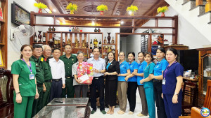 Phụ nữ phường Đồng Xoài: Phối hợp thăm, tặng quà, khám bệnh và cấp thuốc miễn phí, nhân kỷ niệm 79 năm Ngày Thương binh - Liệt sĩ 27/7