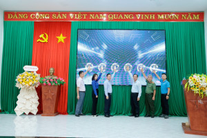 Phường Đồng Xoài ra quân triển khai Chiến dịch Mùa hè số và hỗ trợ hộ kinh doanh chuyển đổi số