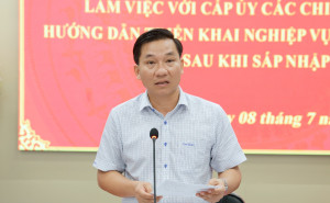 Thường trực Đảng ủy phường Đồng Xoài làm việc với cấp ủy các chi bộ khu phố về công tác Đảng sau sáp nhập