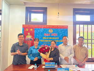 Công đoàn phường phường Đồng Xoài: Thành lập 02 Công đoàn cơ sở mới