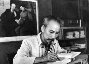 Chuyển biến từ học tập và làm theo sang thực hành tư tưởng, đạo đức, phong cách Hồ Chí Minh - Yêu cầu tất yếu của chính quyền cơ sở hiện nay