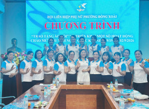 Rạng rỡ vẻ đẹp phụ nữ Phường Đồng Xoài trao tặng áo hội – Gắn kết yêu thương