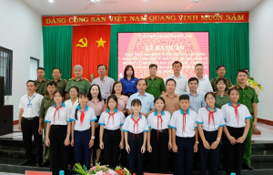Đồng Xoài phát động cao điểm vận động nhân dân giao nộp vũ...