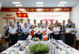 Đảng Ủy Phường Đồng Xoài tổ chức hội nghị trao quyết định về công tác cán bộ