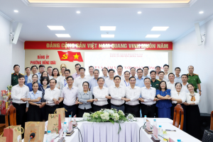 Ban Thường vụ Đảng ủy phường Đồng Xoài tiếp và làm việc với đoàn công tác Đảng ủy xã Bình Tân