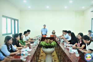 UBND phường Đồng Xoài tổ chức họp nghe báo cáo công tác chuẩn bị năm học mới 2025 - 2026