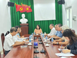Quang cảnh cuộc họp