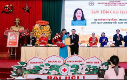 Đồng chí Huỳnh Thị Hằng - Phó Bí thư Thành ủy, Chủ tịch Ủy ban MTTQ Việt Nam thành phố được suy tôn là Chủ tịch danh dự Hội Chữ thập đỏ thành phố Đồng Nai khóa I, nhiệm kỳ 2026-2031