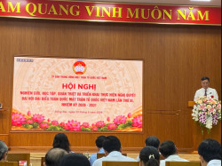 Đồng chí Trần Thắng - Ủy viên Ban Thường vụ Đảng ủy MTTQ, Phó Chủ tịch Ủy ban Trung ương Mặt trận Tổ quốc Việt Nam chủ trì Hội nghị