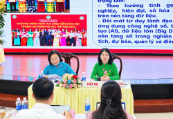 TS. Hoàng Thị Bích Hằng - Chủ tịch Liên hiệp hội Đồng Nai và NGƯT TS Nguyễn Thị Thu Lan - Chủ tịch Hội Nữ trí thức Đồng Nai chủ trì Hội thảo