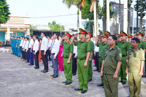 Quang cảnh lễ ra quân thực hiện cao điểm tấn công, trấn áp tội phạm trên địa bàn phường Hàng Gòn