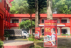 Trường PTTH Dân lập Nguyễn Huệ đã hoàn tất công tác chuẩn bị cho các em học sinh tựu trường năm học 2025-2026