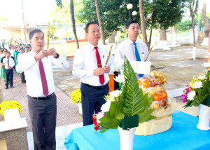 PHƯỜNG HÀNG GÒN TỔ CHỨC LỄ VIẾNG NHÀ BIA LIỆT SĨ NHÂN KỶ NIỆM 96 NĂM NGÀY THÀNH LẬP ĐẢNG CỘNG SẢN VIỆT NAM 3/2.