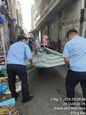 Sáng thứ hai Phường Hố Nai ra quân dọn dẹp, lập lại trật tự an toàn giao thông tại chợ Thái Bình (chợ Hoà Bình) trên địa bàn phường.