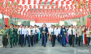 VIẾNG NGHĨA TRANG LIỆT SĨ