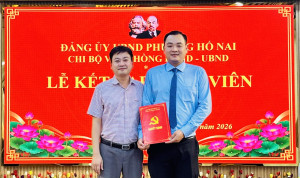 Chi bộ Văn phòng HĐND-UBND phường Hố Nai tổ chức Lễ kết nạp...
