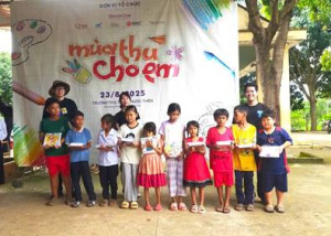 Tiếp sức đến trường cho học sinh vùng biên giới xã Hưng Phước