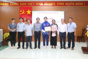 Xã Hưng Phước Khen Thưởng Nữ Võ Sĩ Vô Địch Vovinam Thế Giới: Vinh Quang Về Với Vùng Biên Giới