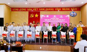 Đại biểu Quốc hội trao 300 phần quà Tết tại các xã biên giới phía Bắc Đồng Nai