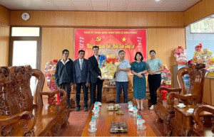 Lãnh đạo Đội 9, Trung đoàn 717 và Hội thánh Tin lành thăm, chúc Tết xã Hưng Phước